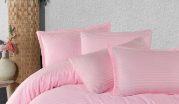 Where Comfort Meets Elegance: Jacquard Cotton Satin Candy Pink Double Bedding Set